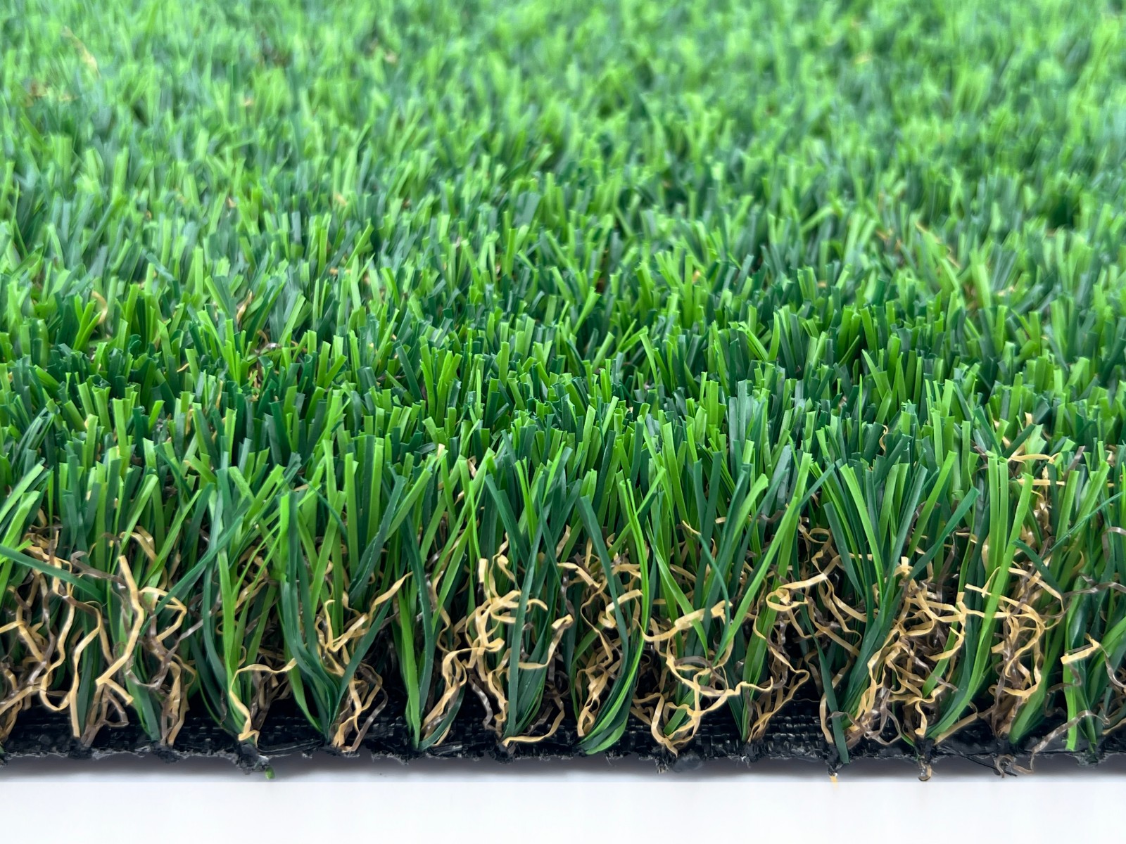 Forest Lux 35 Artificial Grass for Patios and Residential Gardens product image 3