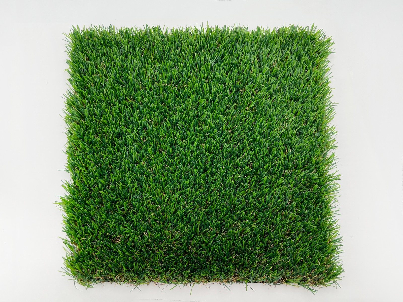 Forest Lux 35 Artificial Grass for Patios and Residential Gardens product image 5