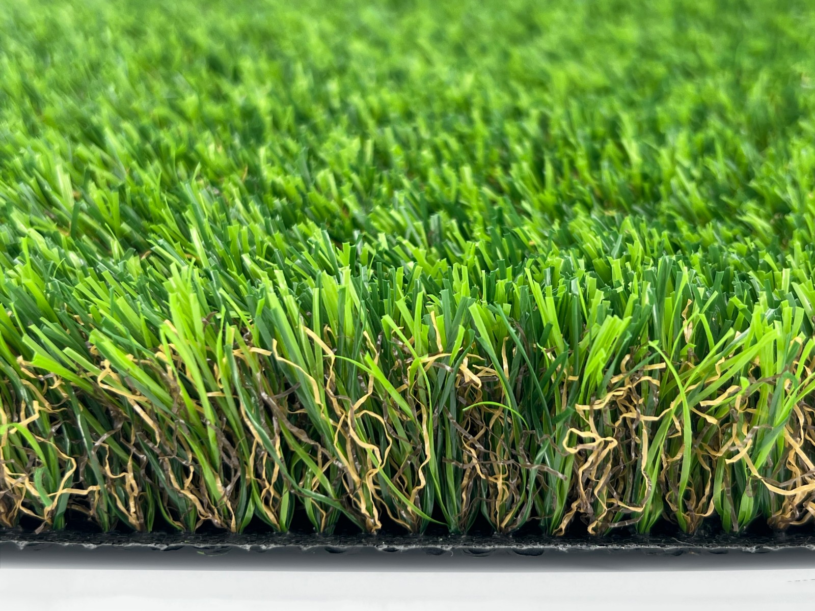 Forest Lux 40 Artificial Grass for Patios and Residential Gardens product image 3