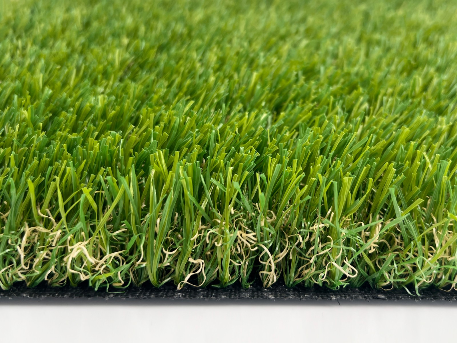 Summer 40 Artificial Grass for Residential Landscaping Projects product image 3