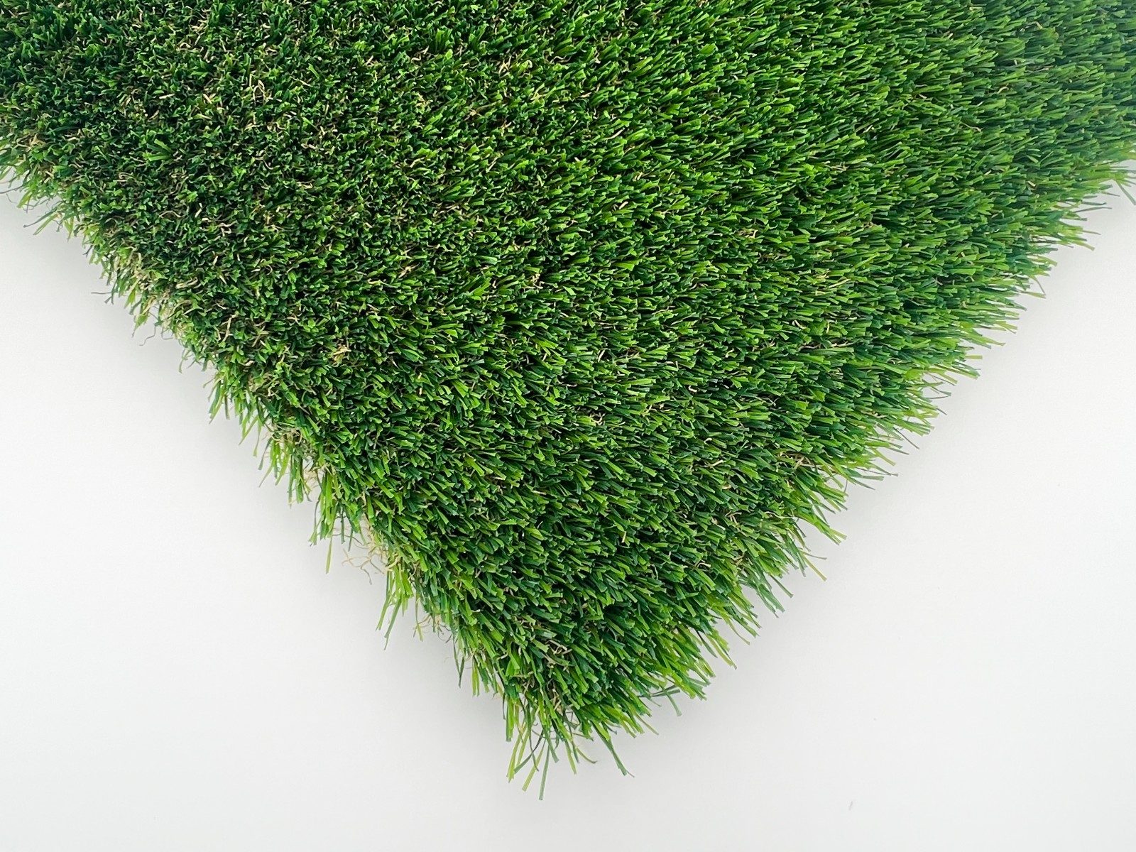 lvyin-valley-ridge-35mm-uv-resistant-dense-durable-pet-friendly-artificial-turf-corner